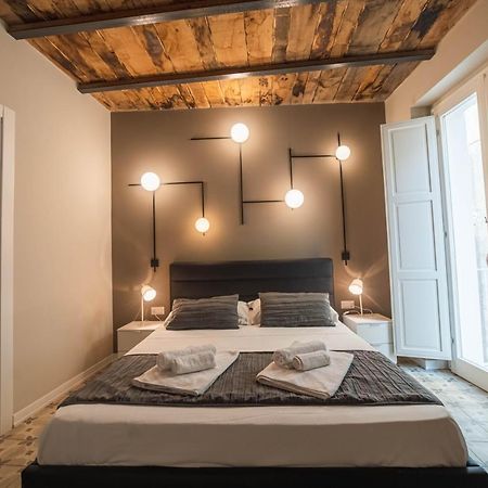 Palazzo Paladini - Luxury Suites In The Heart Of The Old Town Pizzo  Exterior photo