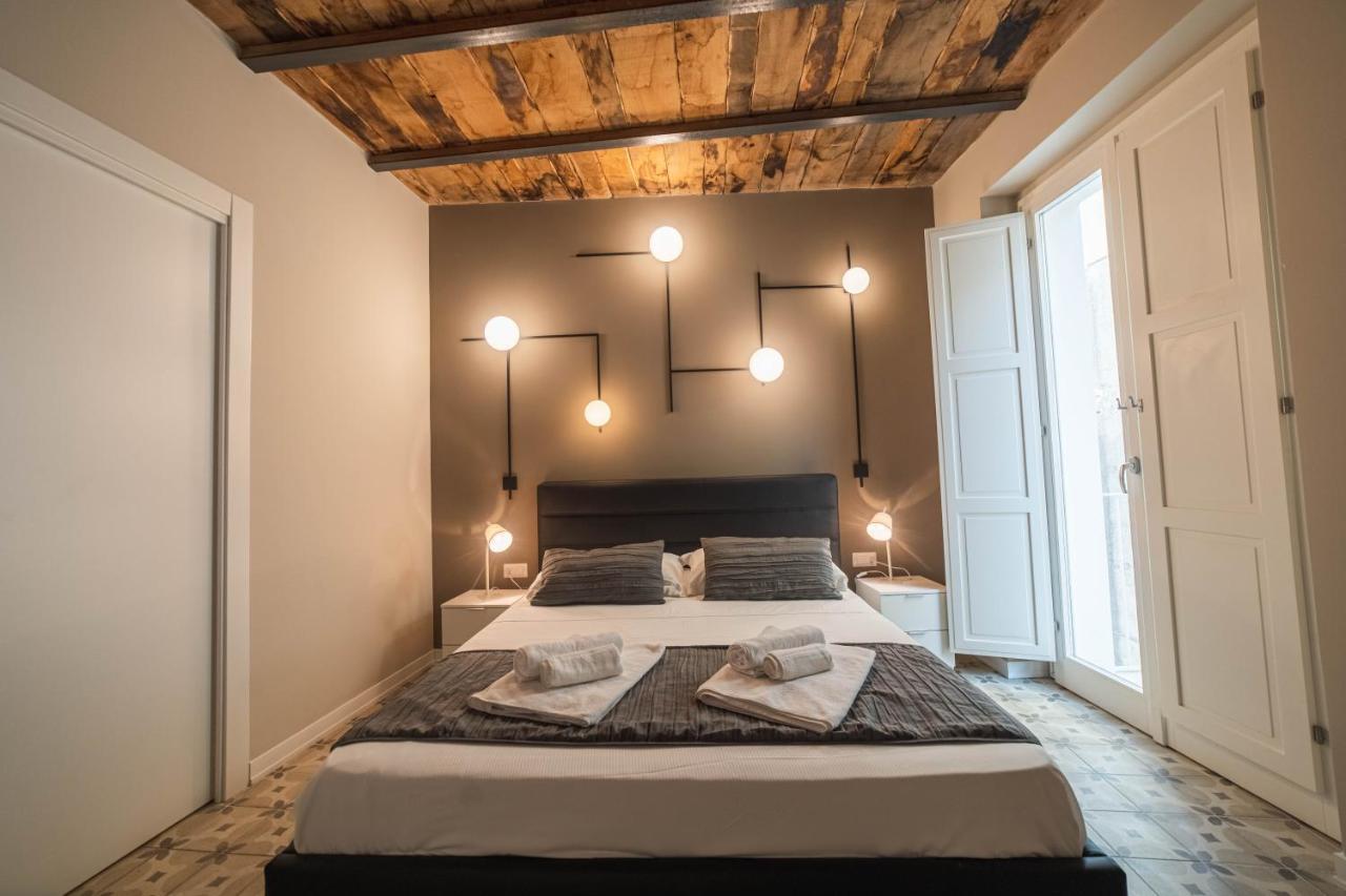 Palazzo Paladini - Luxury Suites In The Heart Of The Old Town Pizzo  Exterior photo
